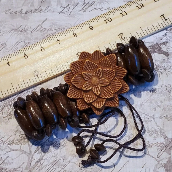 90s Y2K Vintage Dark Brown Wood Carved Acrylic Flower OSFA Adjustable Bracelet - Picture 9 of 10